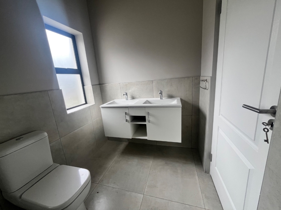 To Let 2 Bedroom Property for Rent in Heatherlands Western Cape